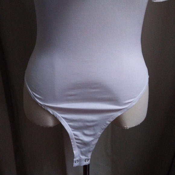 BOGO adorable ruffled white soft spandex body suit - Picture 3 of 8